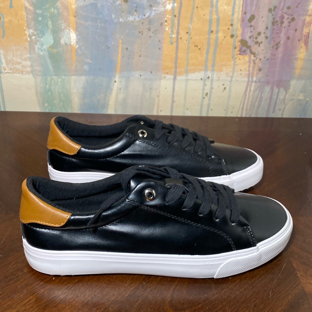 Hawkwell Women’s Black Fashion Sneakers Casual walking shoes size 9 New other